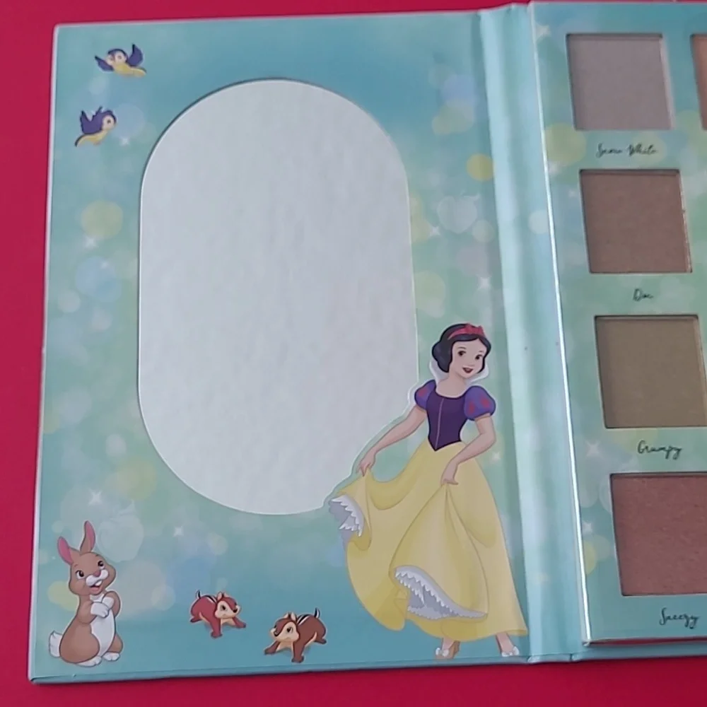 Disney Snow White and the Seven Dwarfs Eye Shadow Palette 12 Shades NWT Sealed